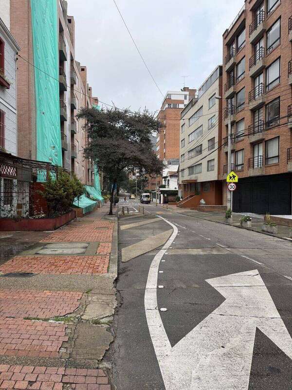 Chapinero Seitenstraße — Backsteine und Pflaster