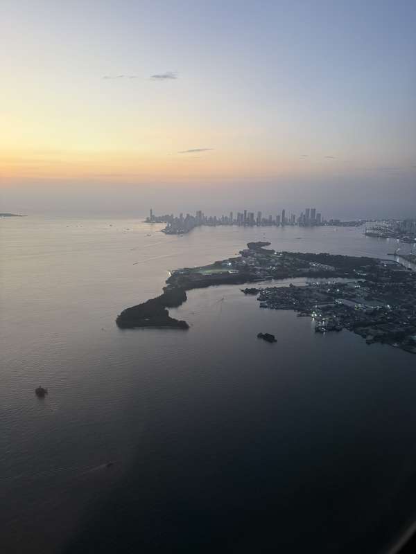 Cartagena Küste und Bocagrande von oben bei Dämmerung