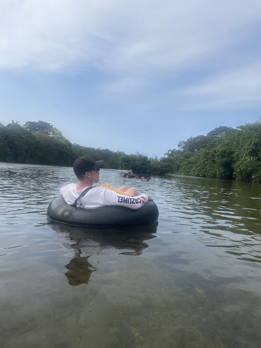 Christoph von hinten auf dem Fluss