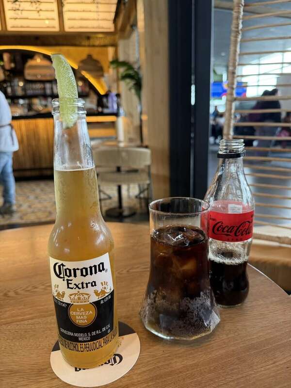 Corona mit Limette und Coca-Cola Zero